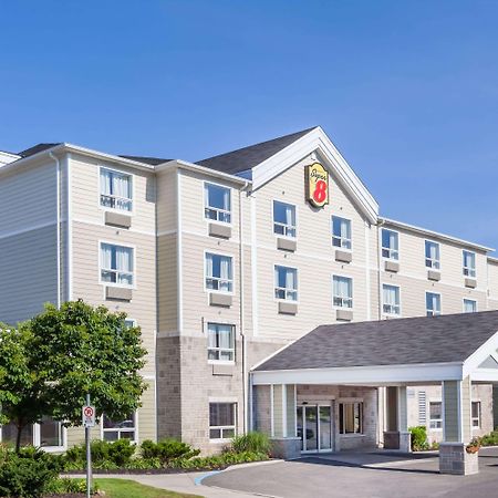 Super 8 By Wyndham Peterborough Hotel Екстериор снимка