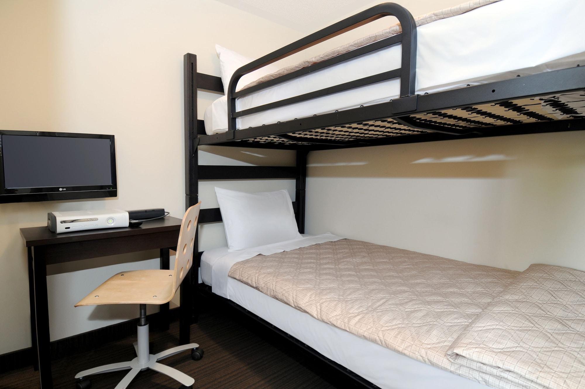 Super 8 By Wyndham Peterborough Hotel Стая снимка