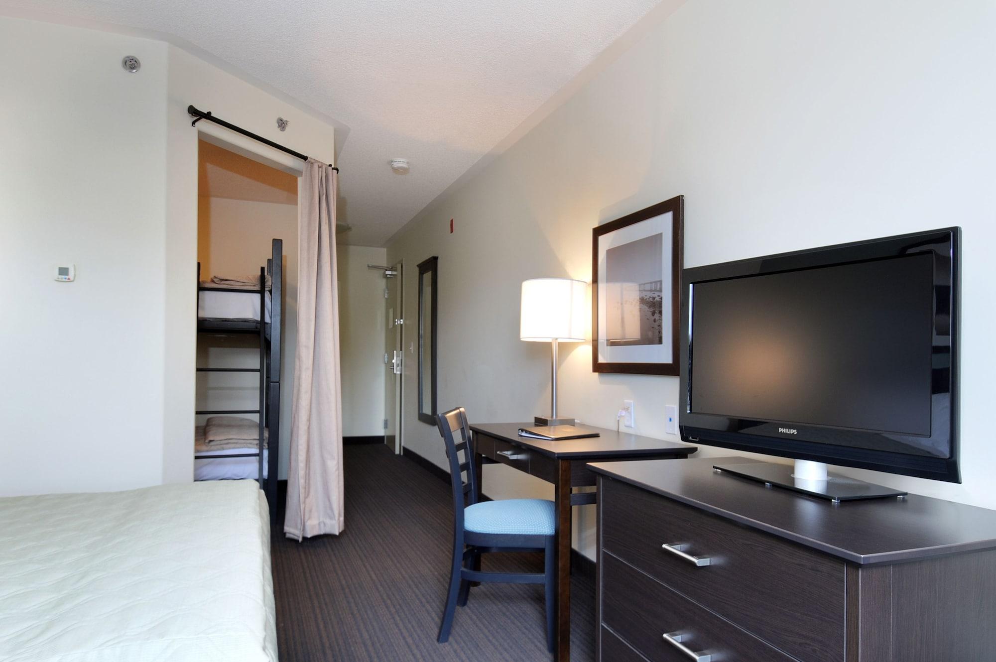 Super 8 By Wyndham Peterborough Hotel Стая снимка